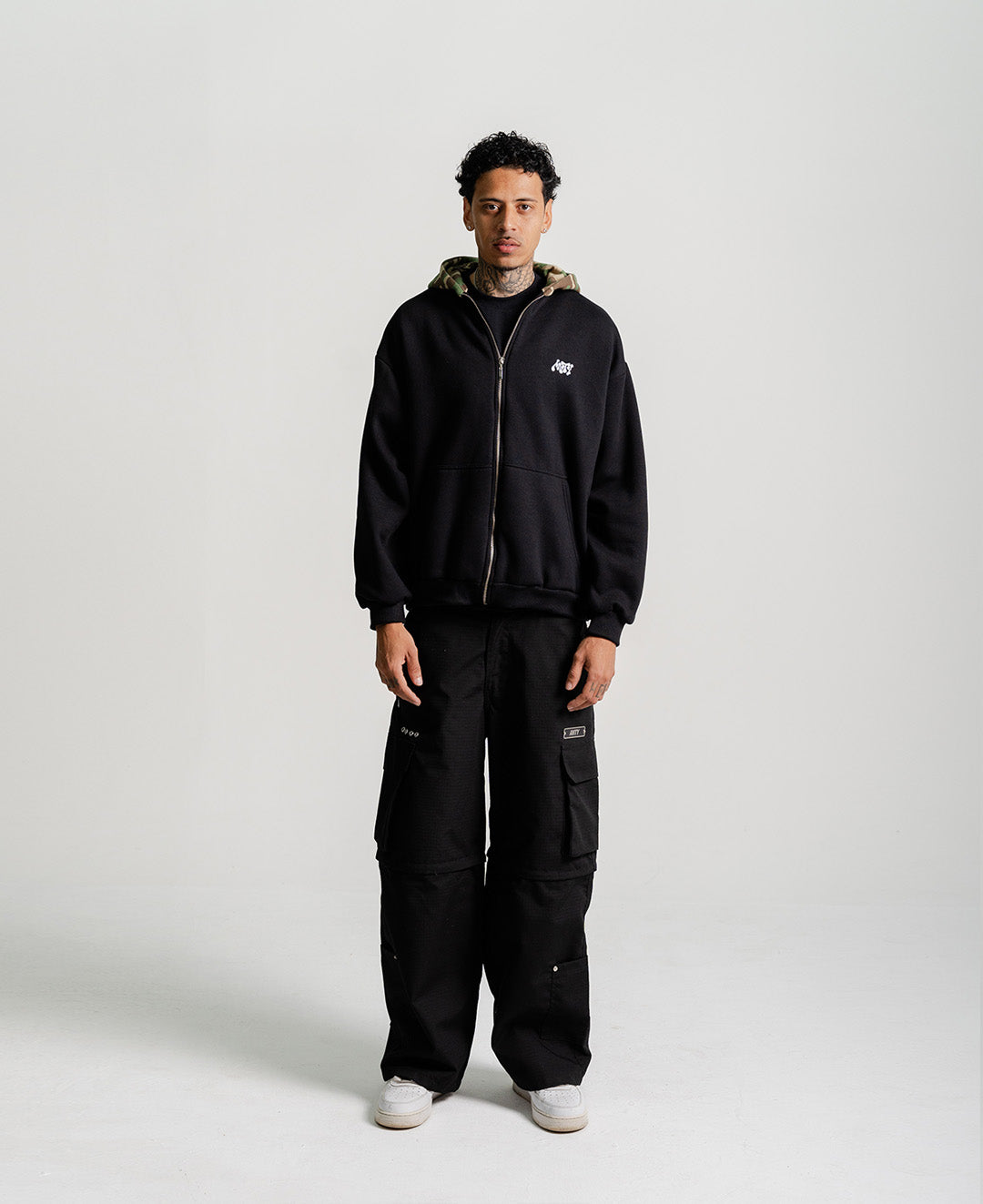 MOLETOM CAMO CODE ZIP BLACK