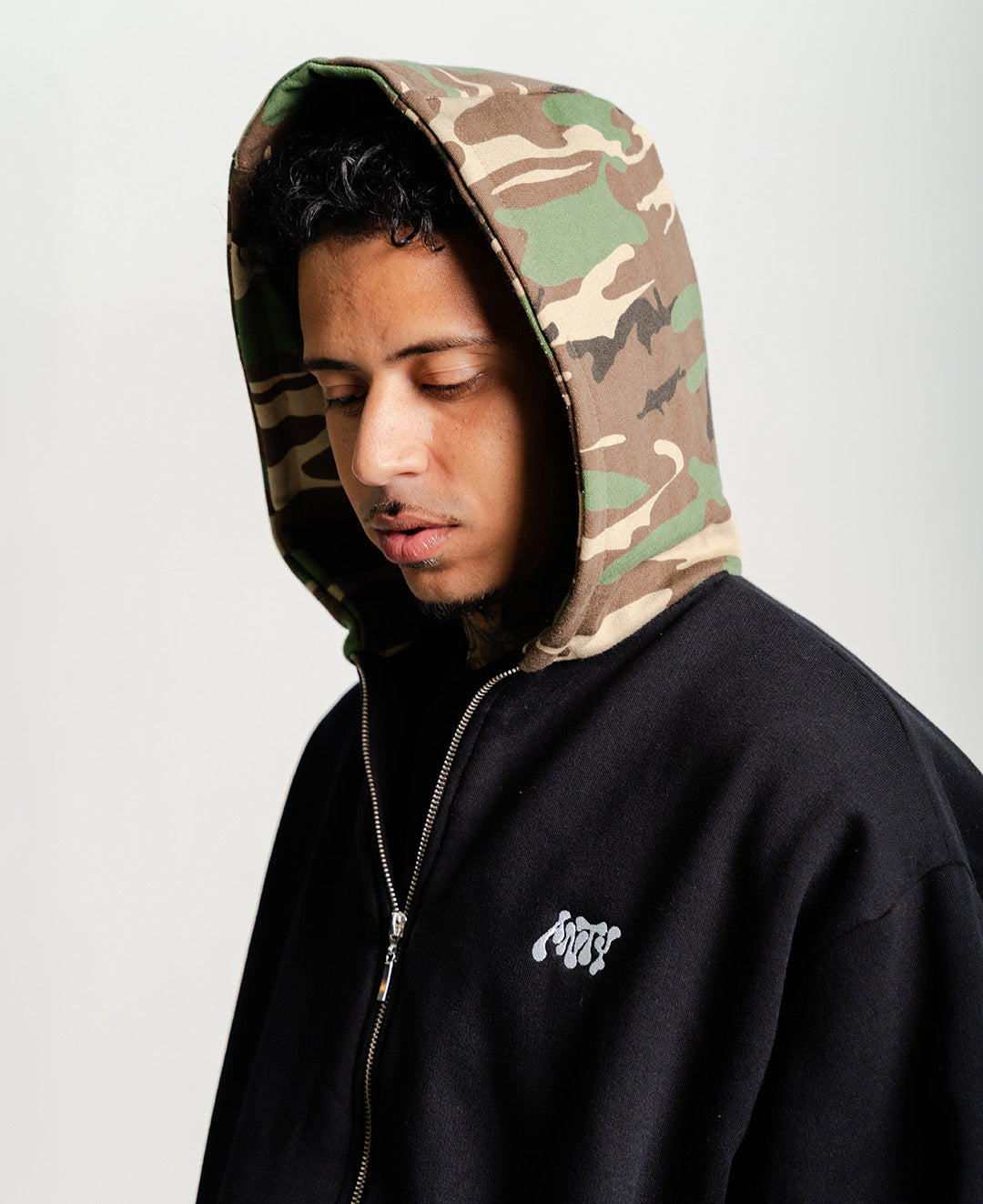 MOLETOM CAMO CODE ZIP BLACK