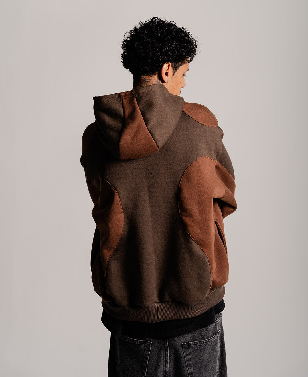 MOLETOM ONTHECURVE ZIP BROWN