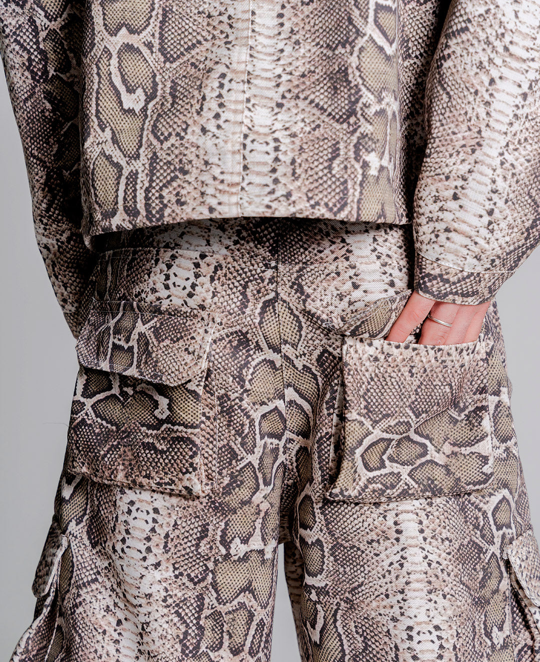CALÇA ANTY TRANSFORM PYTHON